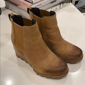 Sorel Lea wedge booties